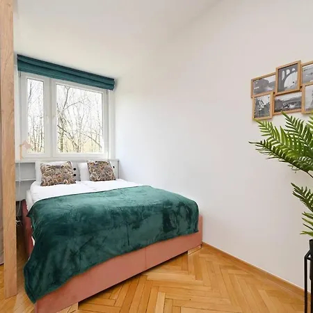 Daire Powisle Solec Centre! Private Parking