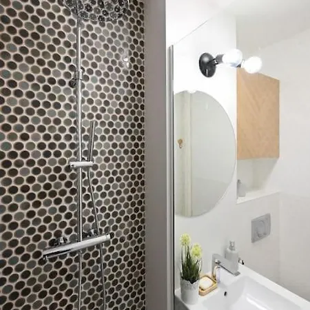 Daire Powisle Solec Centre! Private Parking *